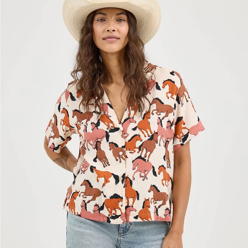 WOMEN'S WRANGLER RETRO® COWGIRL CAMP SHIRT